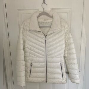 Beautiful Calvin Klein Performance Women's lightweight white Puffer jacket Large